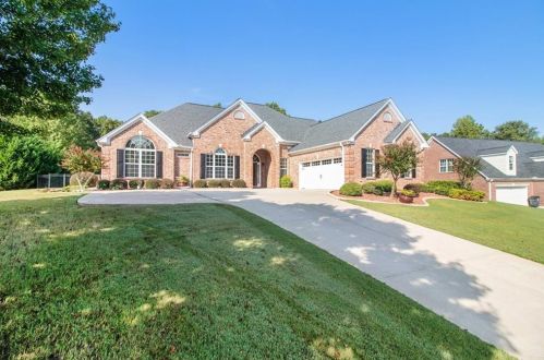 2034 Burning Bush Ln, Conyers, GA 30094-1122