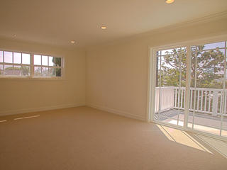 12121 Dewey St, Los Angeles, CA 90066-1022