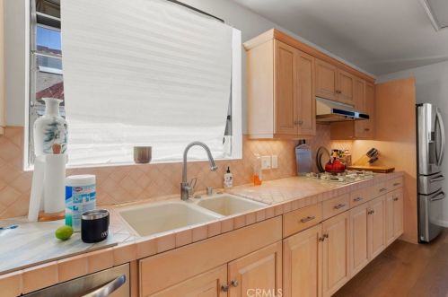 2028 Rangeview Dr, Glendale CA  91201-1146 exterior
