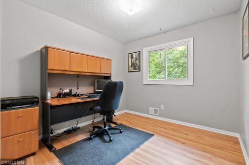 875 Colleen Ave, Saint Paul MN  55126-6401 exterior