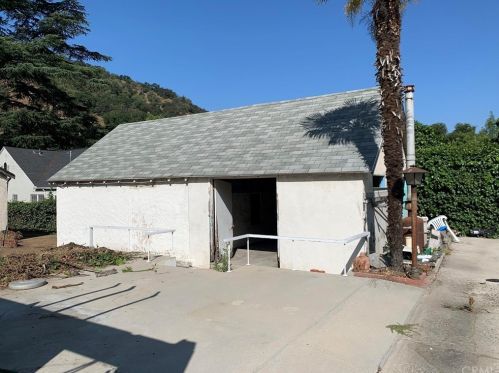 2451 Bywood Dr, Glendale CA  91206-4704 exterior