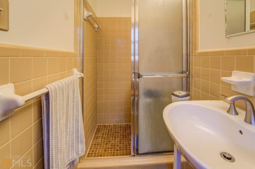 1250 Pine Knoll Ln, Conyers GA  30013-1246 exterior