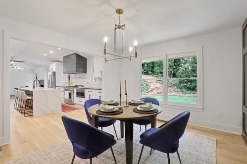 625 Bridgewater Dr, Atlanta GA  30328-2816 exterior