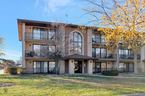 7301 Evergreen Dr, Orland Park, IL 60462-6626