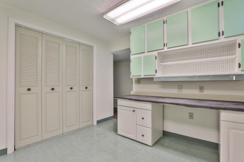 38 Scottsdale Dr, Hudson NH  03051-3750 exterior