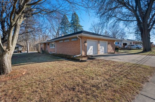 11114 Lincoln St, Huntley, IL 60142-7207