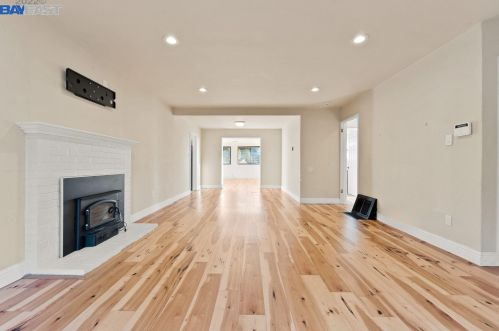 23965 2nd St, Hayward, CA 94541-5248