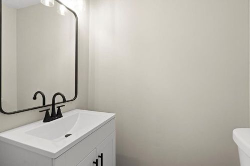 3366 Creekwood Dr, Rex GA 30273-2115 exterior