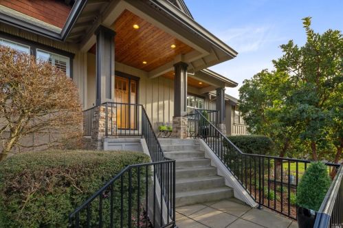 6275 Big Cedar Ct, Sebastopol, CA 95472-5632