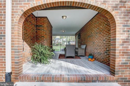 15009 Snowden Dr, Silver Spring MD 20905-5663 exterior