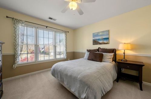 1075 Queensgate Dr, Smyrna GA  30082-6400 exterior
