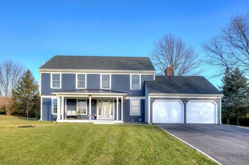 301 Meadow Ln, Middletown, RI 02842-7506