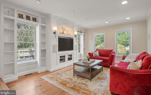 1827 Krystle Dr, Lancaster PA  17602-4149 exterior