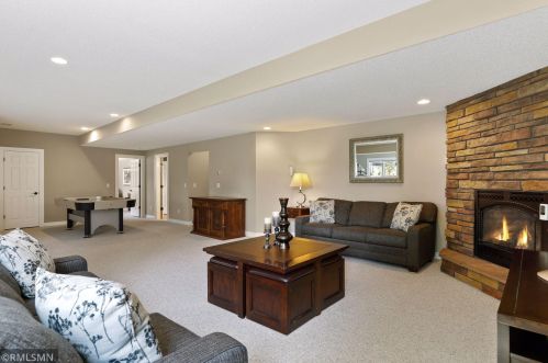 3528 Crestmoor Dr, Saint Paul MN  55125-5028 exterior