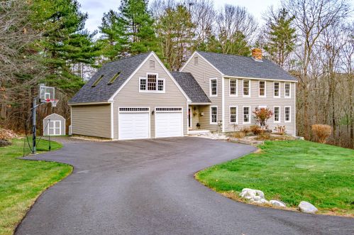 39 Shady Run Ln, Cumberland, ME 04021-3818