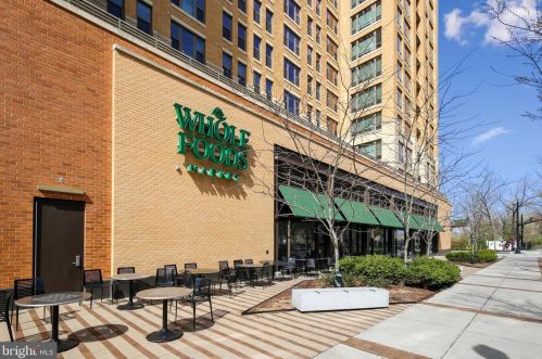 1101 Arlington Ridge Rd, Arlington VA  22202-1951 exterior