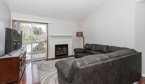 1806 Fox Run Dr, Elk Grove Vlg, IL 60007-2797