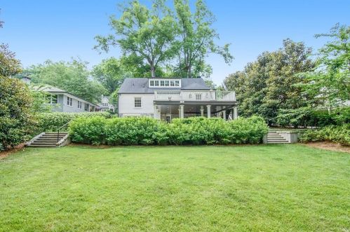 2654 Ellwood Dr, Atlanta GA  30305-3866 exterior