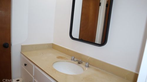 3345 Country Club Dr, Glendale CA  91208-1717 exterior