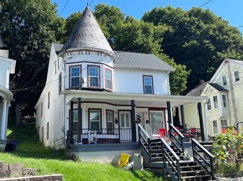 219 Main St, Bangor, PA 18013-1935