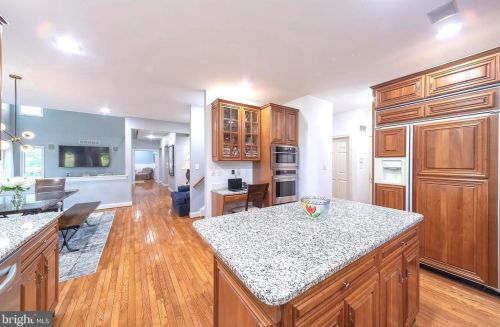 19 Walker Dr, Princeton NJ 08540-2324 exterior