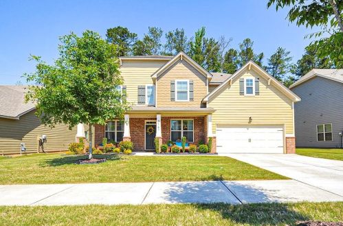 9141 Dover St, Lithia Springs, GA 30122-3812