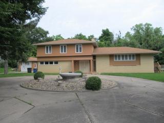905 32nd Avenue Ct, Moline IL  61265-5960 exterior