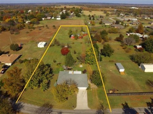 301 Wildwood Dr, Tuttle, OK 73089-8560