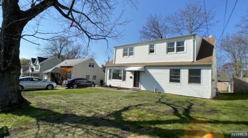 65 Henry Pl, Iselin, NJ 08830-1142