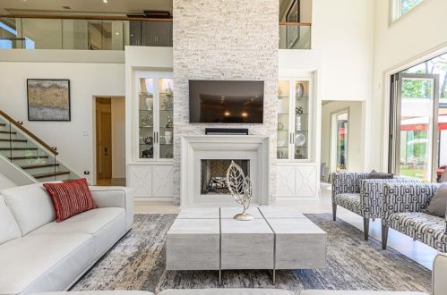 1107 Moores Mill Rd, Atlanta GA  30327-1645 exterior