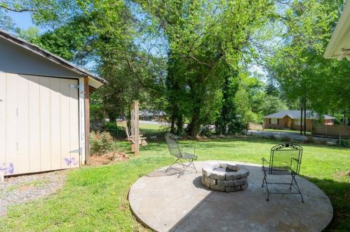 639 San Fernando Dr, Smyrna GA  30080-1435 exterior
