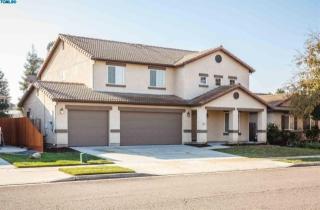 2321 Victor Ave, Visalia, CA 93292-4493