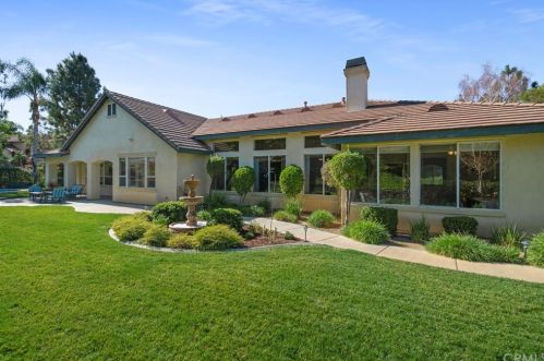 7470 Chateau Rdg Ln, Riverside CA  92506-7542 exterior