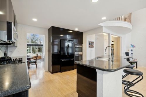 900 Fountain View Dr, Bannockburn IL  60015-4847 exterior