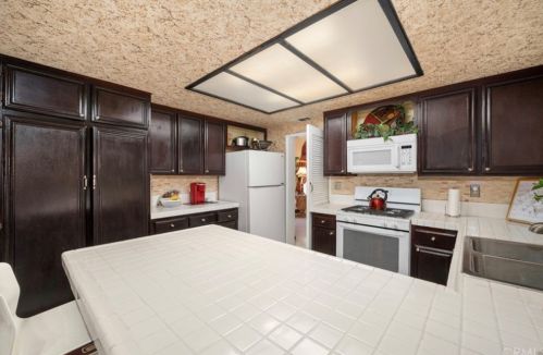 9031 Marmalade Ct, Riverside CA  92508-6227 exterior