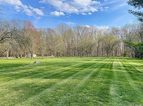 12 Apple Ln, Colchester, CT 06415-2600