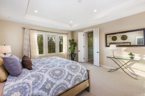 18 Shadybend, Irvine CA  92602-0844 exterior