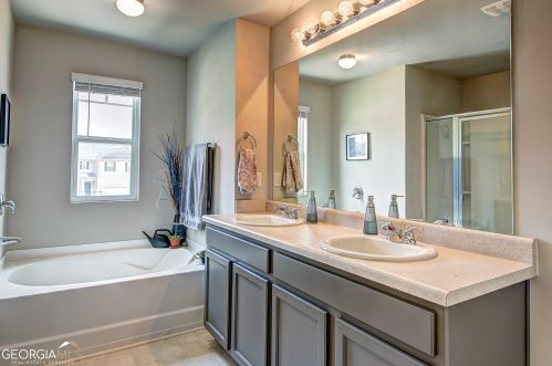 3843 Hempstead Way, Atlanta GA  30331-5268 exterior