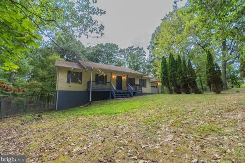 158 Cornpone Ln, Harpers Ferry WV  25425-4923 exterior