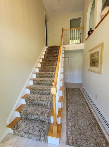 22 Stonebridge Dr, Plaistow, NH 03865-2237
