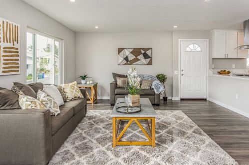 7023 San Bartolo St, Carlsbad, CA 92011-4603