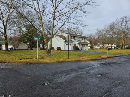 3 Stewart Ln, Flemington, NJ 08822-4630