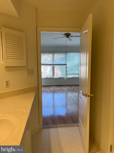 12 Wilkinson Way, Princeton NJ  08540-7362 exterior