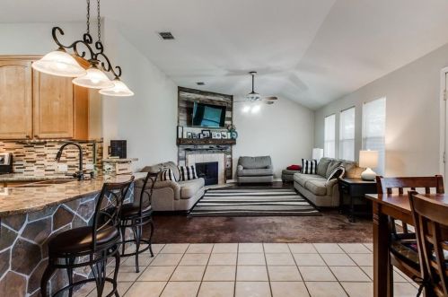 8528 Santa Ana Dr, Fort Worth TX  76131-5317 exterior
