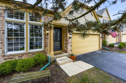 439 Orleans Ave, Naperville, IL 60565-2619