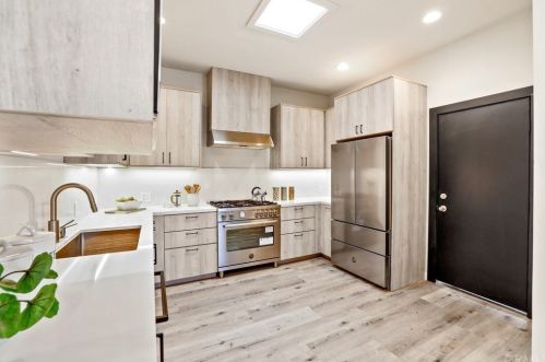 4042 Germainder Way, Irvine CA  92612-2106 exterior