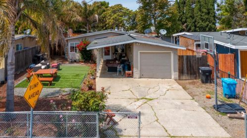 2813 Fordham St, Palo Alto, CA 94303-1211
