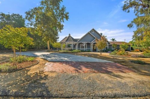 1236 Bradley St, Riverside CA 92506-5408 exterior