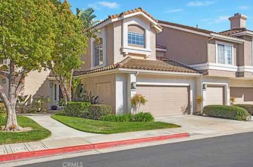 1052 Dewcrest Dr, Anaheim CA  92808-2403 exterior
