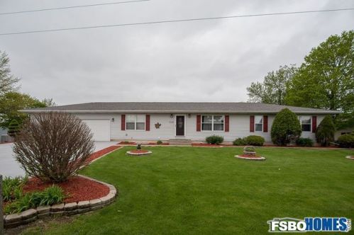 246 Lakeview Dr, Richland Grove, IL 61281-9310